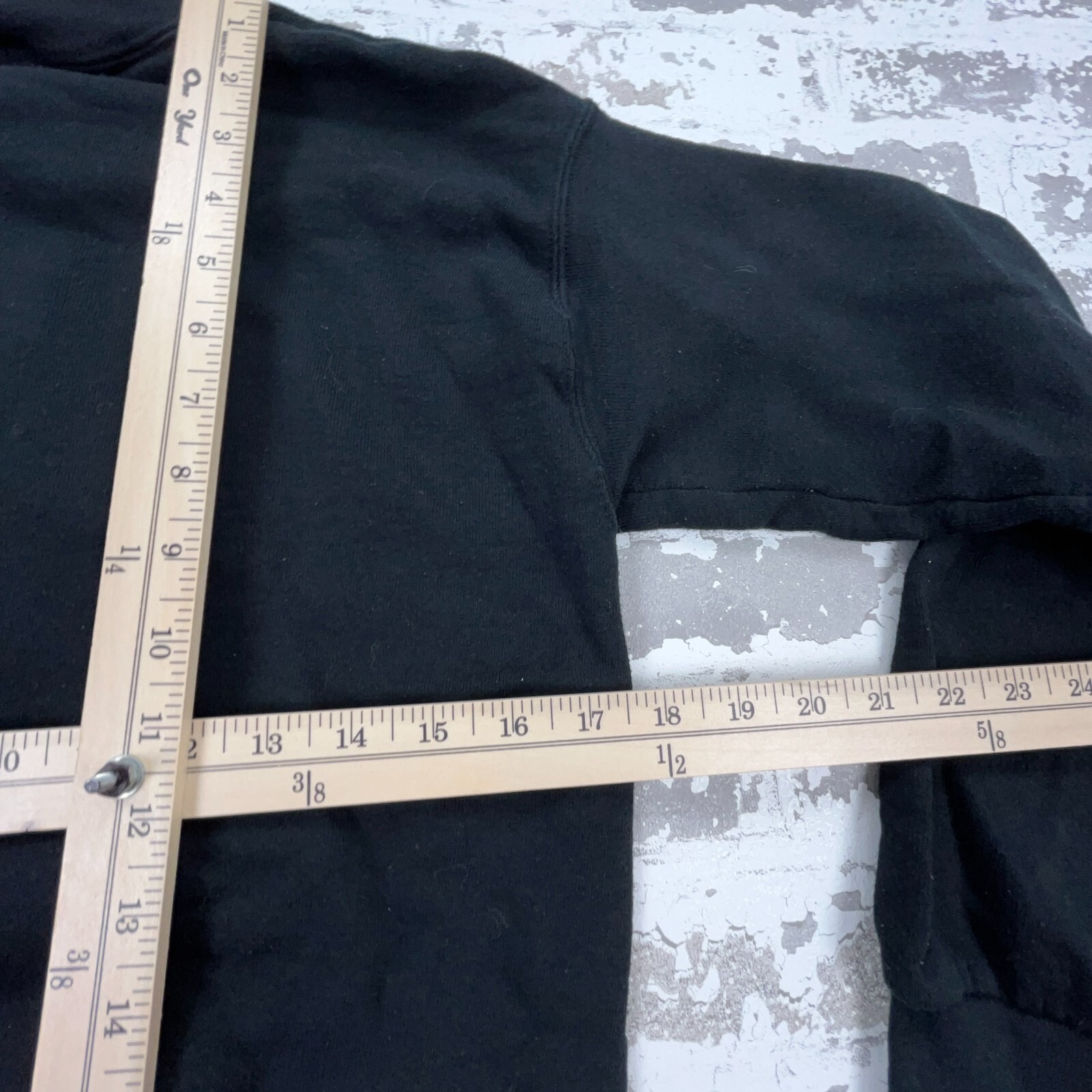 Vintage Iowa Hawkeyes Sweatshirt Men Small Black Crewneck Sweater Sewn 90s Af — image 8 of 8